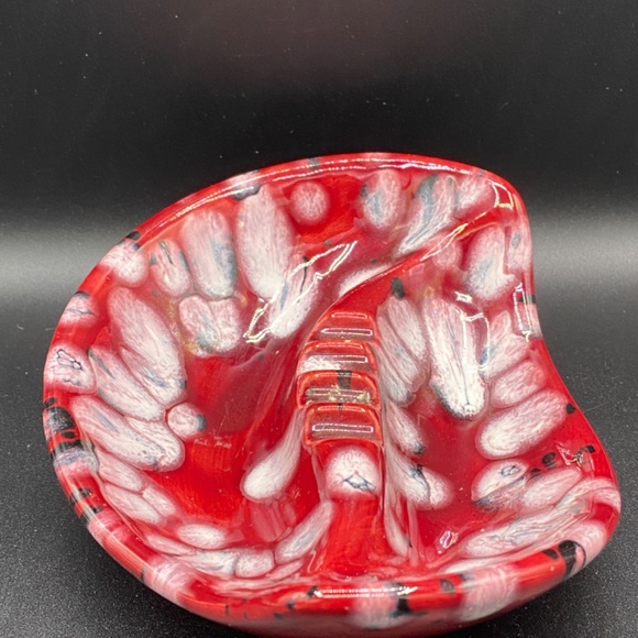 Pottery Ashtray, no maker, red with white and black spots, swirl shape,  MCM VTG - Picture 4 of 8
